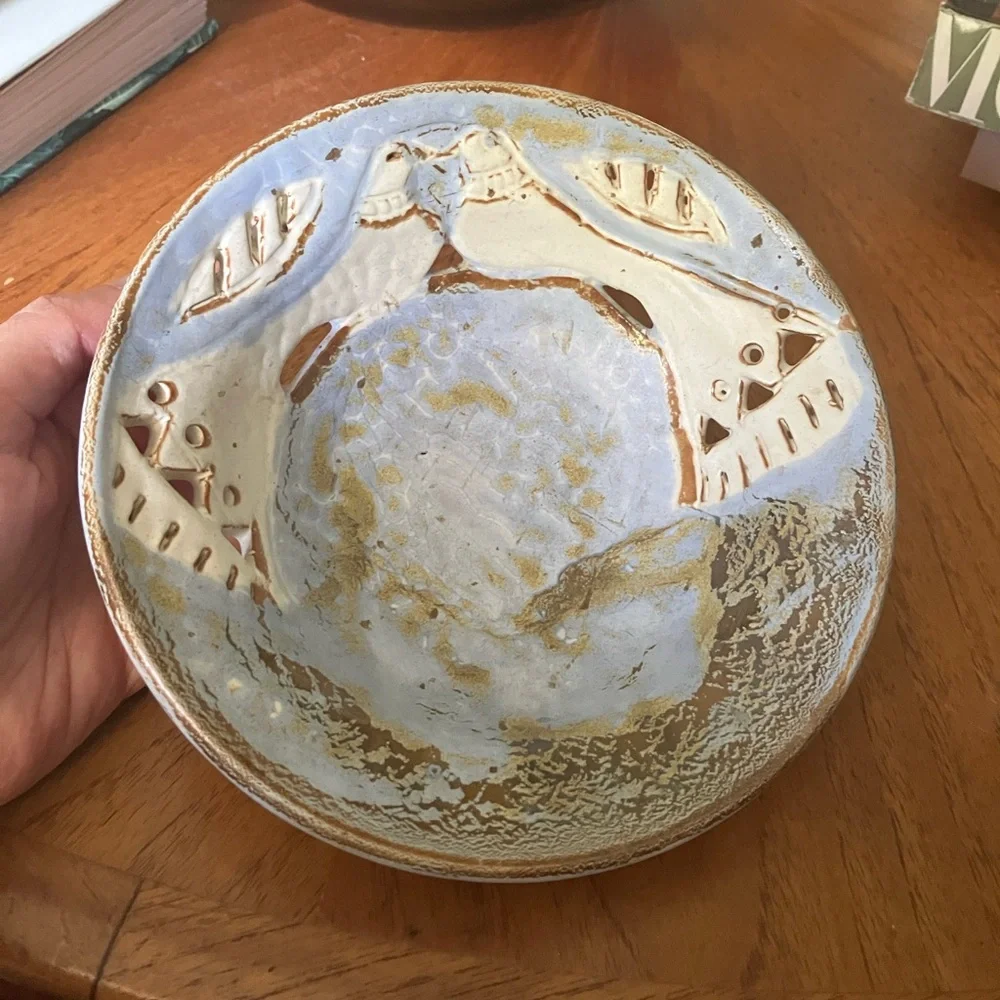 Unique Studio Pottery Bowl with Two Birds - Picture 2 of 7